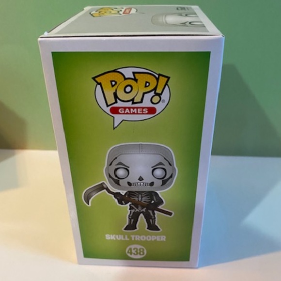 Lot of 4 Funko Pops - Black Knight, Brite Bomber, Omega, and Skull Trooper - Picture 7 of 9